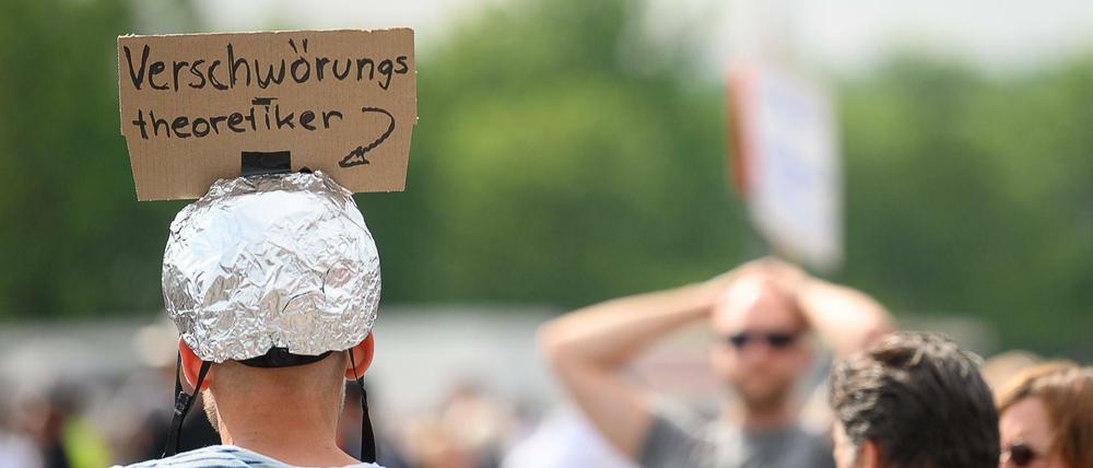 Verschwörungstheorien finden eine immer größere Minderheit.