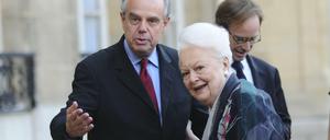 Olivia de Havilland neben Frederic Mitterrand im September 2010