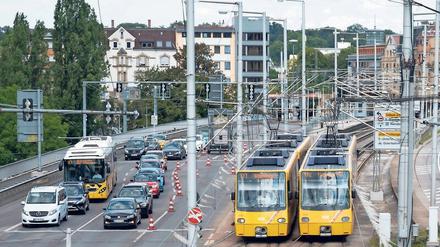 Allianz. Gewerkschaften und Umweltschützer schließen sich für einen Ausbau des Nahverkehrs zusammen. 