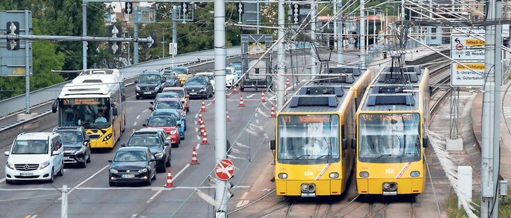 Allianz. Gewerkschaften und Umweltschützer schließen sich für einen Ausbau des Nahverkehrs zusammen.