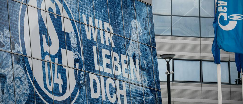 Schalke plant, eine Gehaltsobergrenze für seine Profis einzuführen.