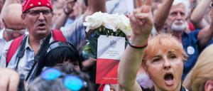 Demonstranten protestieren 2017 gegen die umstrittene Justizreform. 