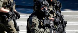 Schwer bewaffnet. Die US-Bundespolizisten sollen auch deutsche Ausrüstung einsetzen.