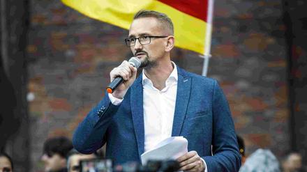 Dennis Augustin bei einer Demo 2018 in Hamburg.