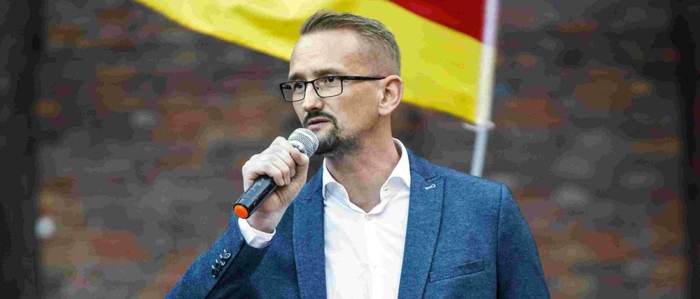 Dennis Augustin bei einer Demo 2018 in Hamburg.