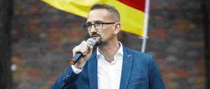 Dennis Augustin bei einer Demo 2018 in Hamburg.