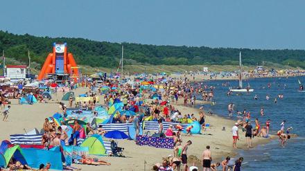 Von Corona nichts mehr zu merken: voller Strand in Zinnowitz auf Usedom. 