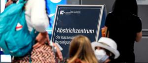 Am Flughafen Düsseldorf werden Corona-Tests durchgeführt.