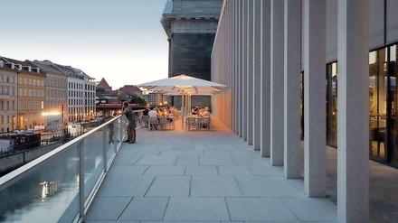 Die Terrasse als Chance: Das "CU29" in der James-Simon-Galerie, eines der Aushängeschilder des Berliner Gastro-, Event- und Cateringunternehmens BMB-Group. Ab Mitte September soll hier wieder geöffnet sein.