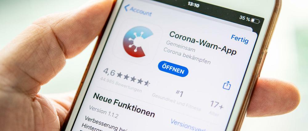 Wichtiges Update: Auf iOS-Geräten bringt erst die Version 1.1.2 der Corona-Warn-App durchgehende Funktionalität.