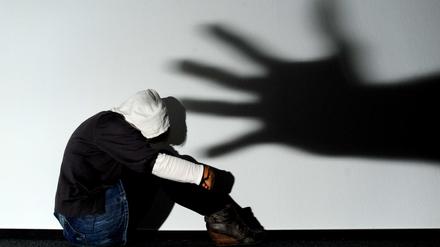 Mit hoher Dunkelziffer. In Berlin gab es im Jahr 2018 rund 770 Anzeigen wegen schwerer Sexualdelikte.