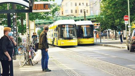 Jeder muss schauen, wo er bleibt: auf der Kastanienallee in Prenzlauer Berg. 