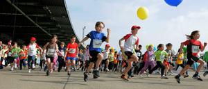 Wo läuft die Jugend hin? Bestimmt nicht zum Berliner Halbmarathon, wie hier auf einem älteren Bild. Denn der fand dieses Jahr nicht statt.