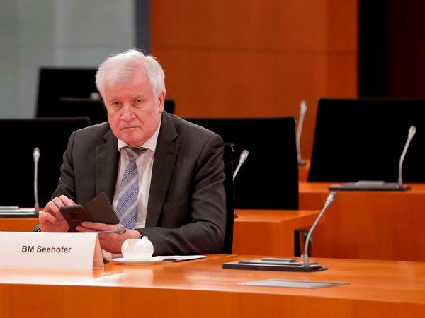 Horst Seehofer verbietet Berlin Aufnahme von Flüchtlingen