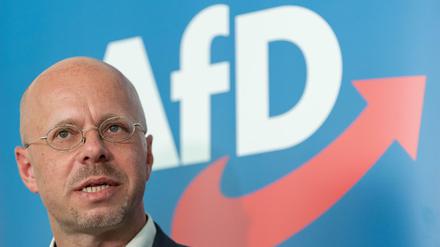 Andreas Kalbitz, Chef der AfD-Fraktion in Brandenburg, streitet ab, Mitglied einer rechtsextremen Organisation gewesen zu sein.