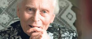 Schmerzhafte Erinnerungen. Auch die Überlebende Joanna Penson kommt zu Wort in der Dokumentation.