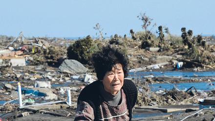 In Trümmern. Eines der untersuchten Beben löste den Tsunami vor Fukushima aus, Das Bild entstand in den Tagen danach.