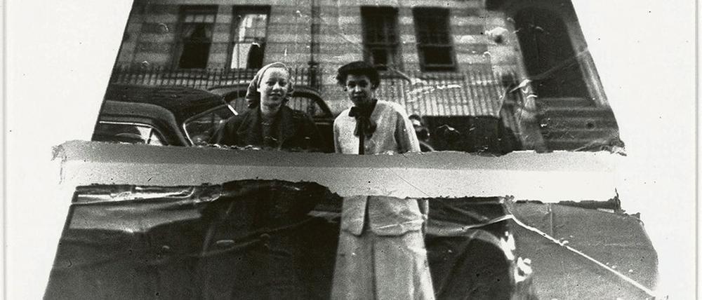 Zeitsprünge. Darrel Ellis bediente sich für seine Fotoarbeiten alter Aufnahmen aus den 1950er Jahren.