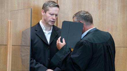 Stephan Ernst (l.) soll den Kassler Regierungspräsidenten vor einem Jahr getötet haben.
