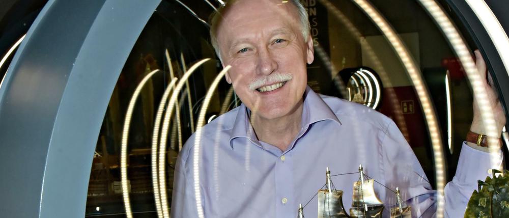 Der scheidende Direktor Dirk Böndel in der Schiffshalle des Technikmuseums.