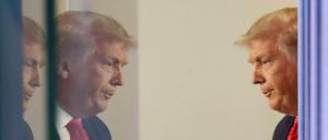 Trump hat angekündigt die Wahl verschieben zu wollen - angeblich wegen der Zunahme an Briefwahl.