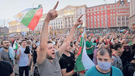 Seit mehr als drei Wochen protestieren viele Menschen in Bulgarien gegen ihre Regierung und fordern Neuwahlen. 