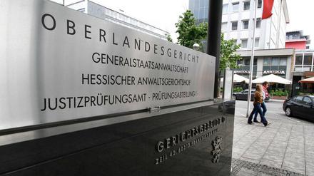 Eingang zum Gerichtsgebäude D mit Generalstaatsanwaltschaft, deren Sprecher der festgenommene Oberstaatsanwalt war. 
