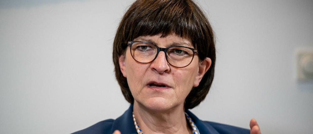 Saskia Esken, Bundesvorsitzende der SPD bekam auch eine rechtsextreme Drohmail.