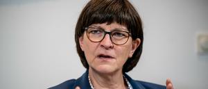Saskia Esken, Bundesvorsitzende der SPD bekam auch eine rechtsextreme Drohmail.
