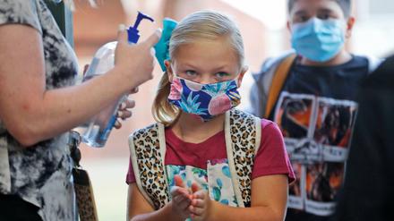Zwei Wochen nach Ferienende gibt es trotz vieler Reiserückkehrer nicht viele Infektionen an Berlins Schulen.