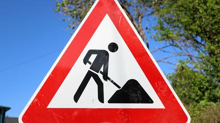 Auf der Königstraße in Berlin-Wannsee wird gebaut (Symbolbild).