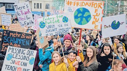 Berliner Schülerinnen und Schüler bei einer Friday for Future-Demo in Berlin.