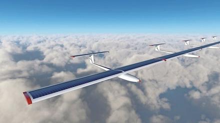 Illustration eines Stratosphärenflugzeugs mit Solarzellen auf den Tragflächen über einer geschlossenen Wolkendecke