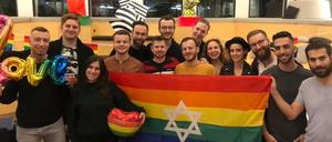 Der Verein Keshet, der in Berlin sitzt.