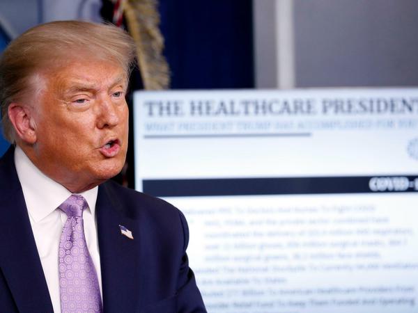Donald Trump, Präsident der USA, spricht während einer Pressekonferenz im Weißen Haus über das Coronavirus.