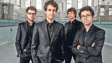 Boygroup. Das Vision String Quartet spielt auswendig und im Stehen.