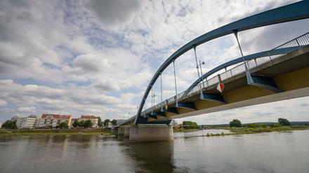 Die Behörden in Slubice testen die Marktverkäufer auf Corona.