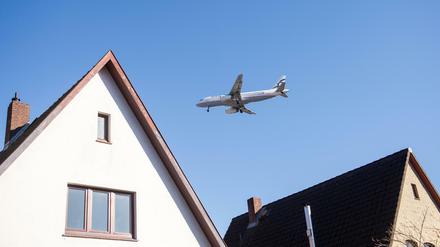 Erst bei knapp 400 Häusern rund um den BER sind alle Baumaßnahmen gegen den Fluglärm abgeschlossen.