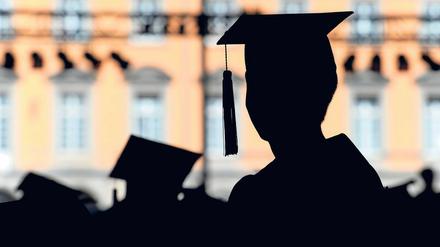 Im Schatten von Corona. Zum Wintersemester könnten bis zu 15 Prozent der dualen Studienplätze in Berliner Betrieben wegfallen.