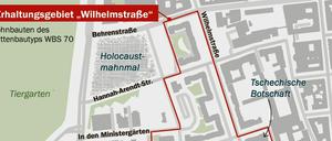 Das Erhaltungsgebiet Wilhelmstraße wurde am 28. März 2018 von der Senatsverwaltung für Stadtentwicklung erlassen. In der damaligen Vorlage heißt es: "Zur Erhaltung der städtebaulichen Eigenart des Gebiets aufgrund seiner städtebaulichen Gestalt bedürfen in dem in § 1 bezeichneten Gebiet der Rückbau, die Änderung, die Nutzungsänderung oder die Errichtung baulicher Anlagen der Genehmigung. Die Genehmigung zum Rückbau, zur Änderung oder zur Nutzungsänderung baulicher Anlagen darf nur versagt werden, wenn die bauliche Anlage allein oder im Zusammenhang mit anderen baulichen Anlagen das Ortsbild, die Stadtgestalt oder das Landschaftsbild prägt oder sonst von städtebaulicher, insbesondere geschichtlicher oder künstlerischer Bedeutung ist."