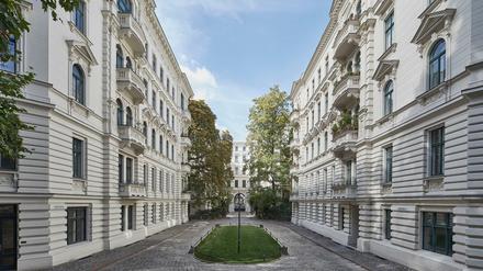 Unter anderem in Riehmers Hofgarten in Berlin-Kreuzberg hat Accentro Mietswohnungen verkauft, saniert und verkauft sie als teure Eigentumswohnungen. Viele von ihnen stehen allerdings immer noch leer.