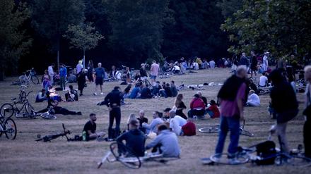 Der Volkspark Hasenheide ist ein beliebter treffpunkt für junge Leute - auch, um illegale Partys zu feiern.