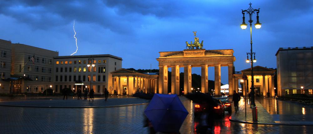Ob es so wird, wie auf diesem Archivfoto ist noch unklar - aber ab Freitagnachmittag steigt die Gewitterwahrscheinlichkeit.