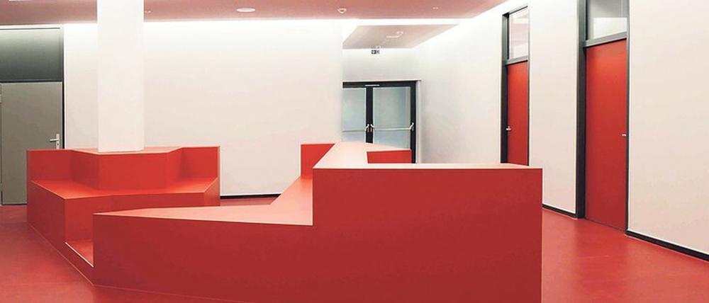 Expressionismus trifft auf Pop-Art. Die Schulflure im Gymnasium sollen  zum Verweilen einladen.