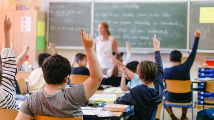 Finger hoch! In Berlin geht am Montag die Schule wieder los.
