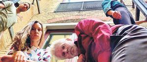 Mauern Geschichten ablauschen. Das Ensemble von „Häuser-Fluchten“. 