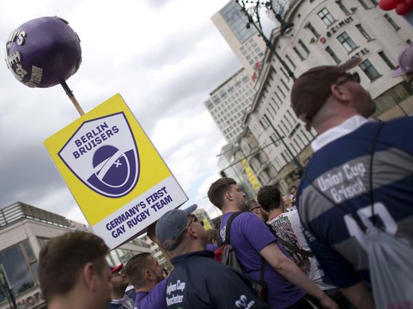 Gemeinsame Sache: Bei den Berlin Bruisers wird der Beschluss des Rugby-Weltverbandes kritisch gesehen.