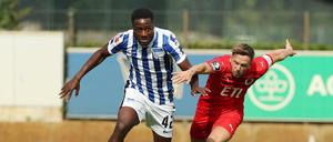 Ansprechender Test. Deyovaisio Zeefuik (links) und Hertha BSC wurden von Viktoria Köln ordentlich gefordert.