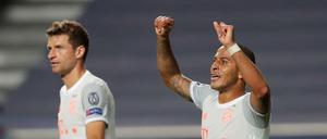 Der FC Bayern siegt.