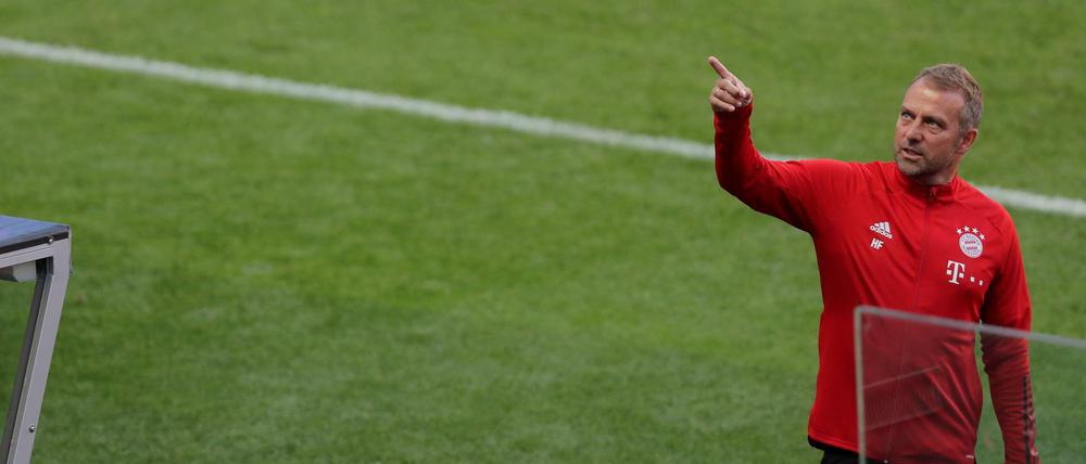 Da geht's lang: Hansi Flick bringt den FC Bayern nach oben.